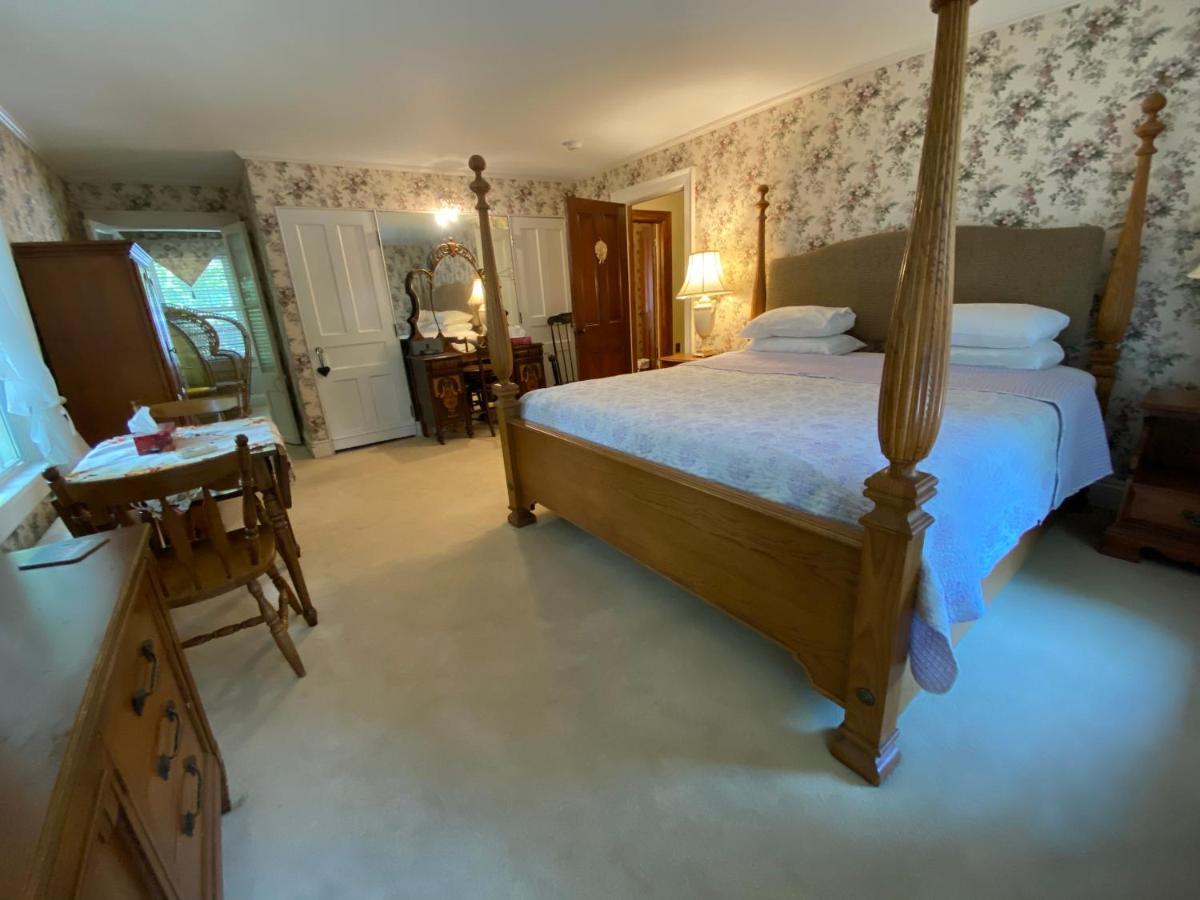 Bernard Gray Hall Bed And Breakfast Niagara-on-the-Lake Esterno foto