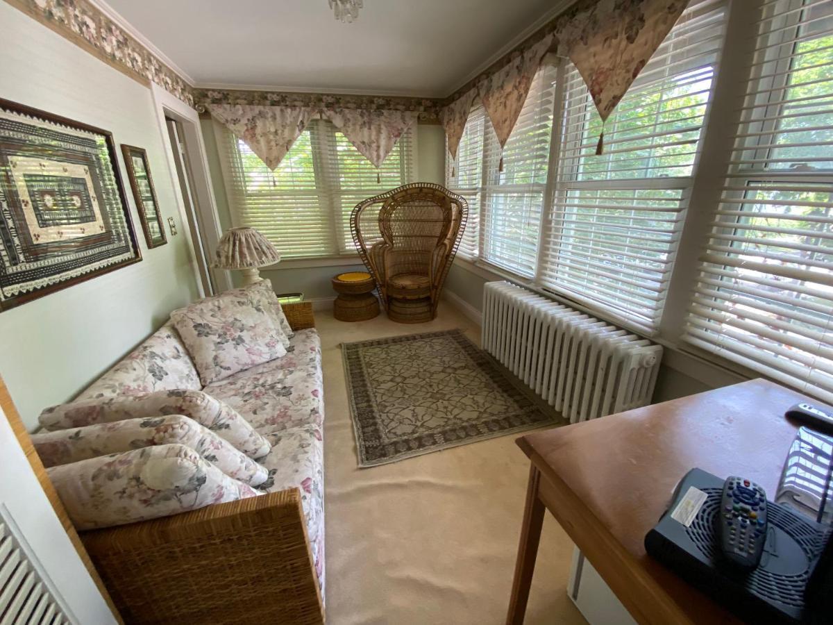 Bernard Gray Hall Bed And Breakfast Niagara-on-the-Lake Esterno foto