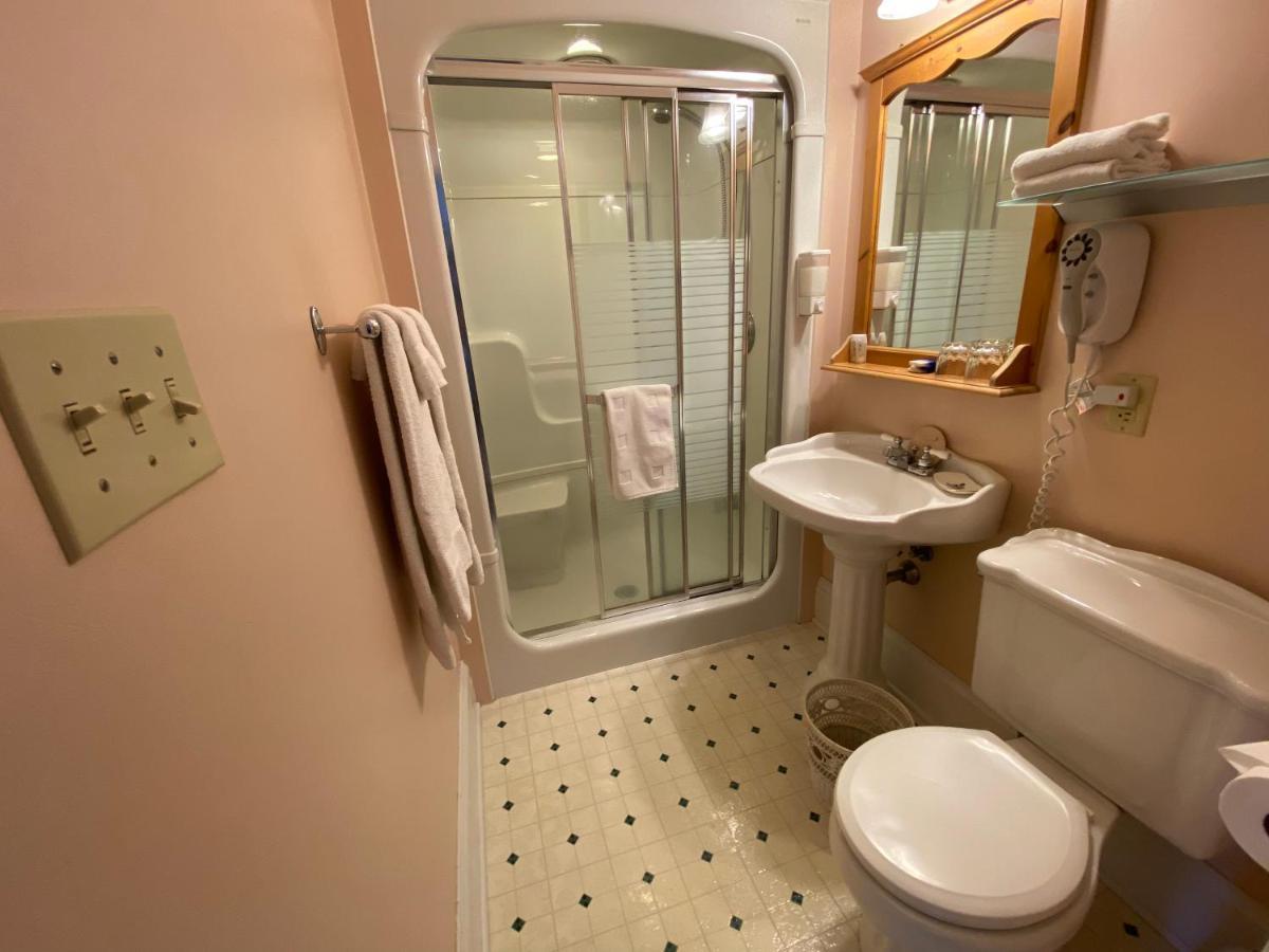 Bernard Gray Hall Bed And Breakfast Niagara-on-the-Lake Esterno foto